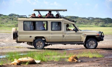 Safari Vehicle Hire Kenya, 4X4 Land Cruiser, Hire Land Cruiser Nairobi, Hire Safari Vehicle Nairobi, Hire Tour Van
